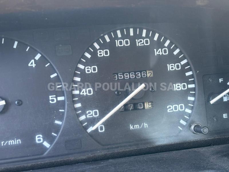 Voiture Land Rover DISCOVERY Tout terrain