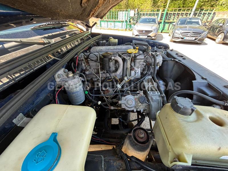 Voiture Land Rover DISCOVERY Tout terrain