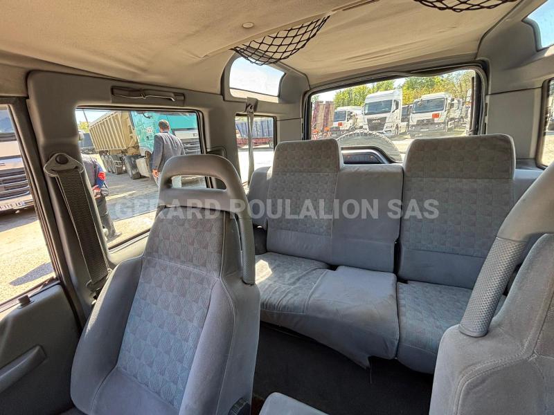 Voiture Land Rover DISCOVERY Tout terrain