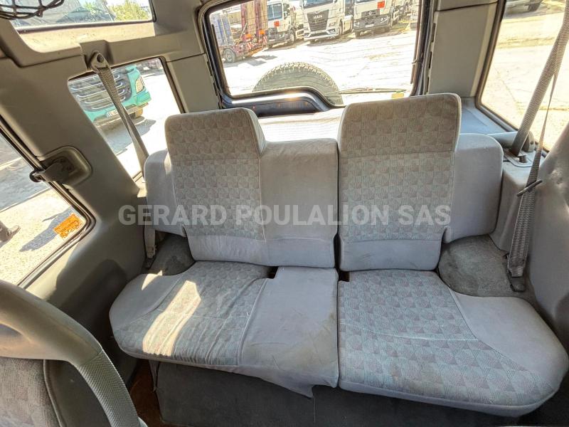 Voiture Land Rover DISCOVERY Tout terrain