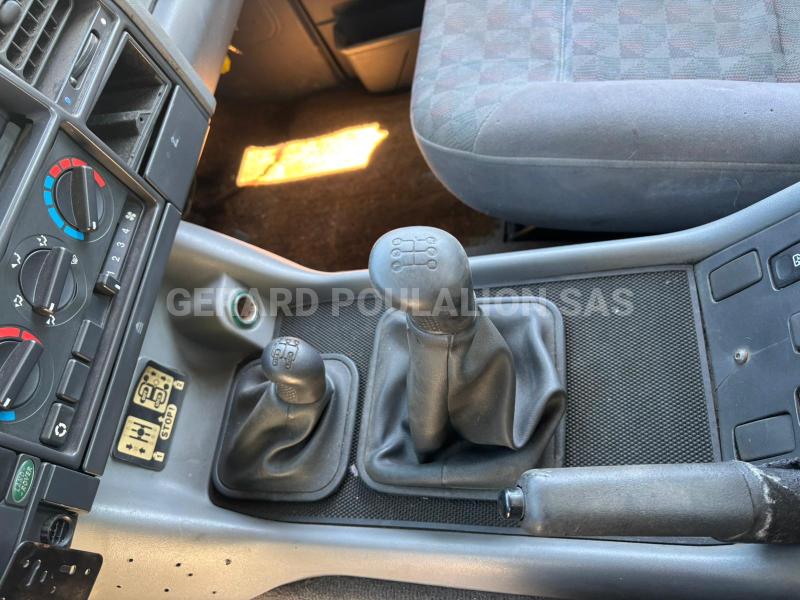 Voiture Land Rover DISCOVERY Tout terrain