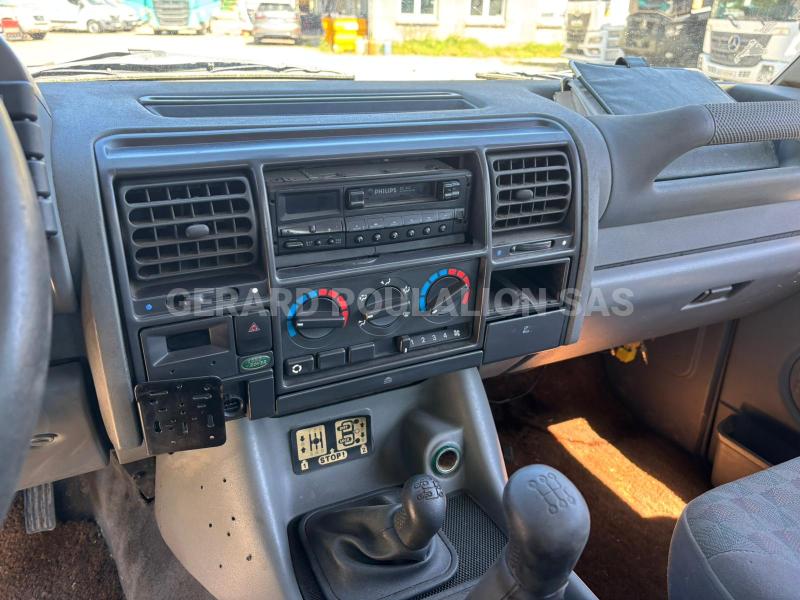 Voiture Land Rover DISCOVERY Tout terrain