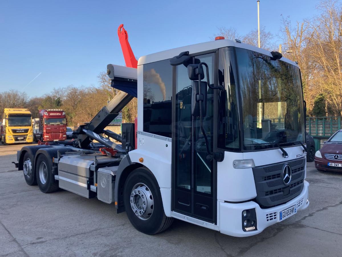 Camión Mercedes Econic
