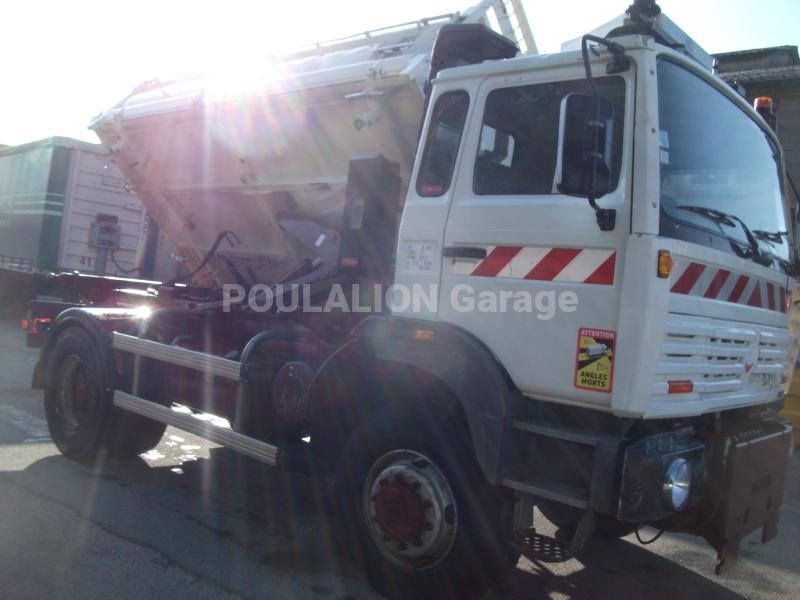 Camion Renault G230 4X4 Benne Tri-benne