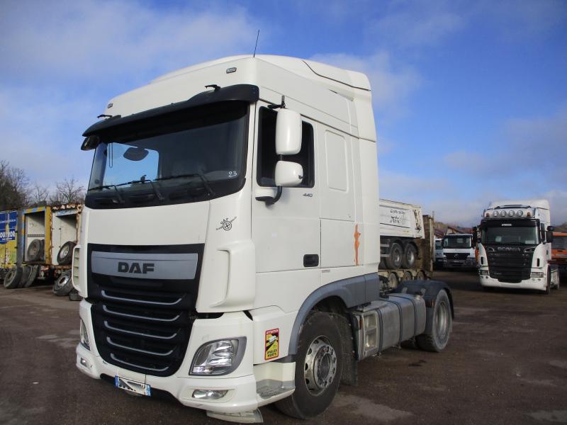 Ciągnik siodłowy DAF XF440