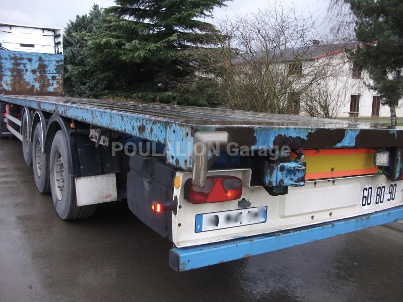 Semi-remorque Fruehauf 3 esieux Plateau