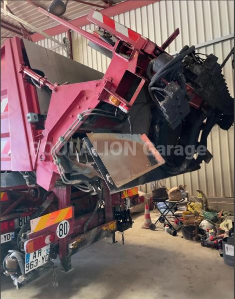 Camion Iveco Trakker Polybenne
