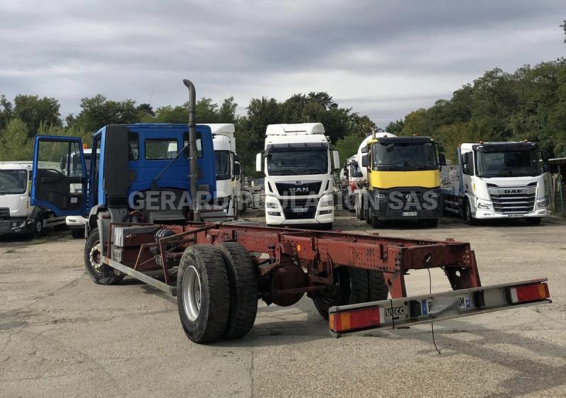 Camion Iveco CURS0R 240 PORTEUR FOURGON Autre