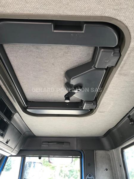 Camion Iveco CURS0R 240 PORTEUR FOURGON Autre
