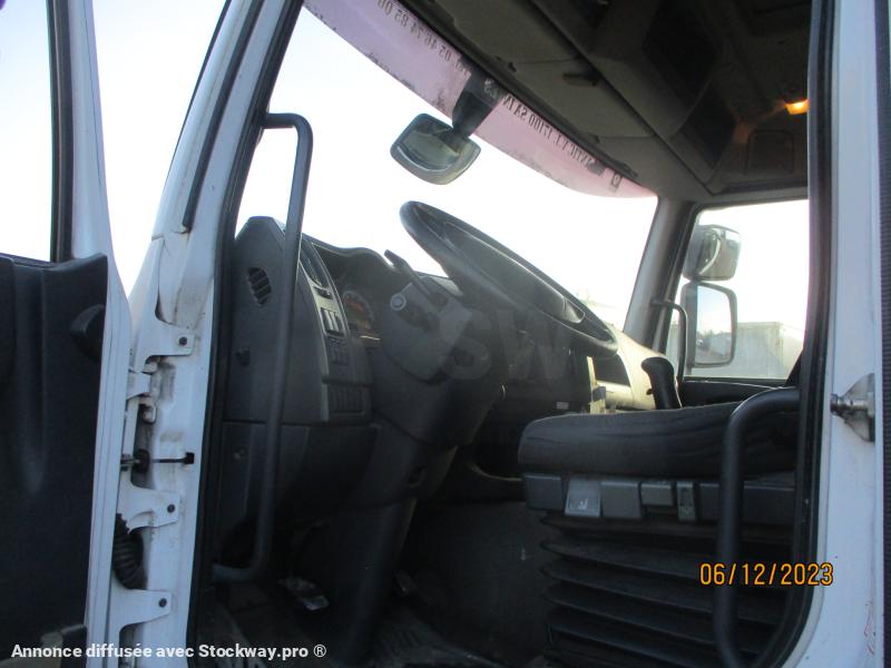 Photo Renault Premium 320 benne amovible 6x2 essieu relevable image 33/40