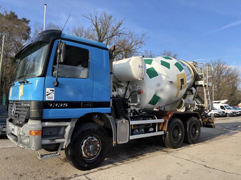 Camion Mercedes ACTROS 3335