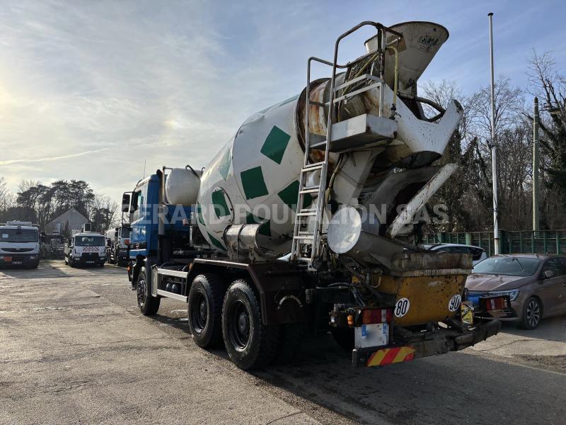Camion Mercedes ACTROS 3335 TOUPIE  7 M3,  avec pompe à chape , ralentisseur hydrolique Malaxeur toupie