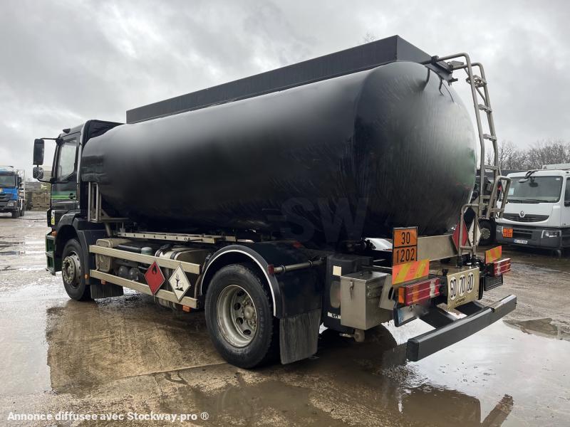 Photo Mercedes Axor 4x2 citerne 13000L 5 cpt image 2/6