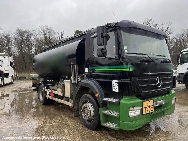 Photo Mercedes Axor 4x2 citerne 13000L 5 cpt image 3/6