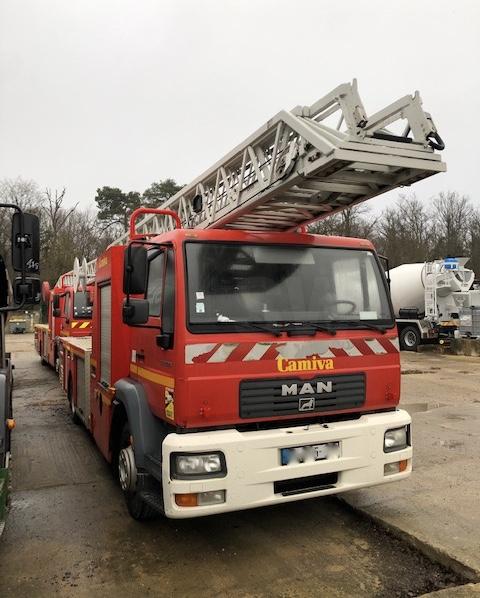 Truck MAN LE 220 CAMIVA