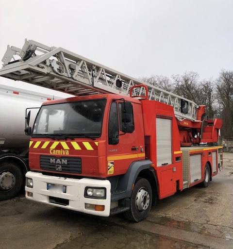 Truck MAN 220B CAMIVA