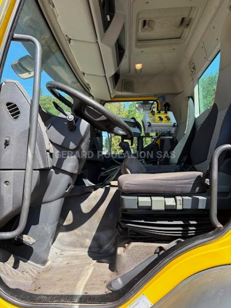 Camion Renault KERAX 370DXI en châssis nu Autre