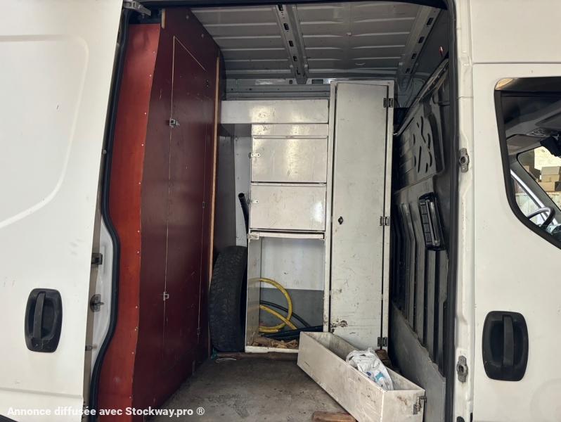 Photo Iveco HYDROCUREUR DAILY 50C17V11 HYDROCUREUR CAISSE POLYFOND BAROCLEAN SKID BM700 image 16/27