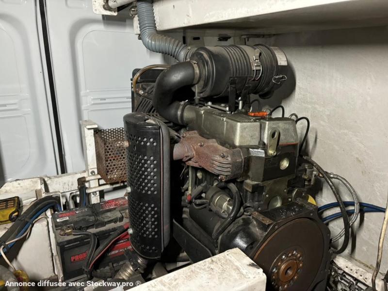 Photo Iveco HYDROCUREUR DAILY 50C17V11 HYDROCUREUR CAISSE POLYFOND BAROCLEAN SKID BM700 image 19/27