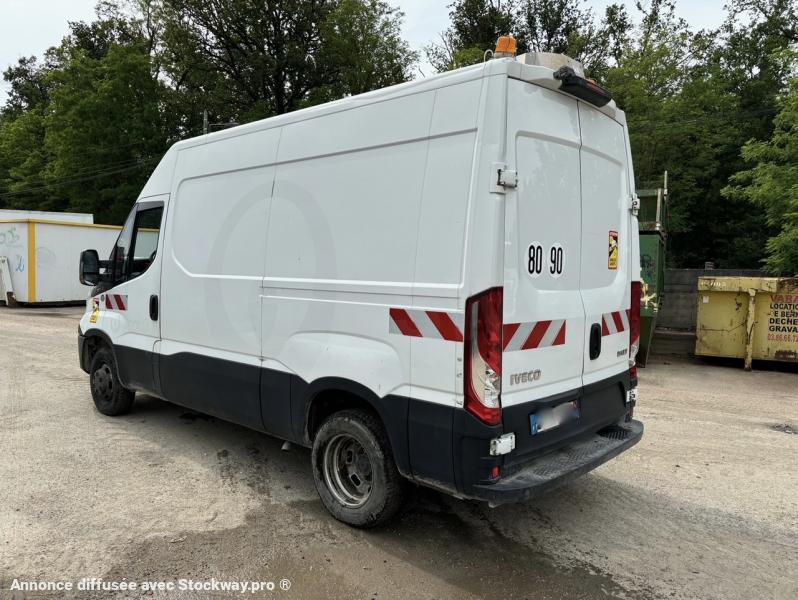 Photo Iveco HYDROCUREUR DAILY 50C17V11 HYDROCUREUR CAISSE POLYFOND BAROCLEAN SKID BM700 image 2/27