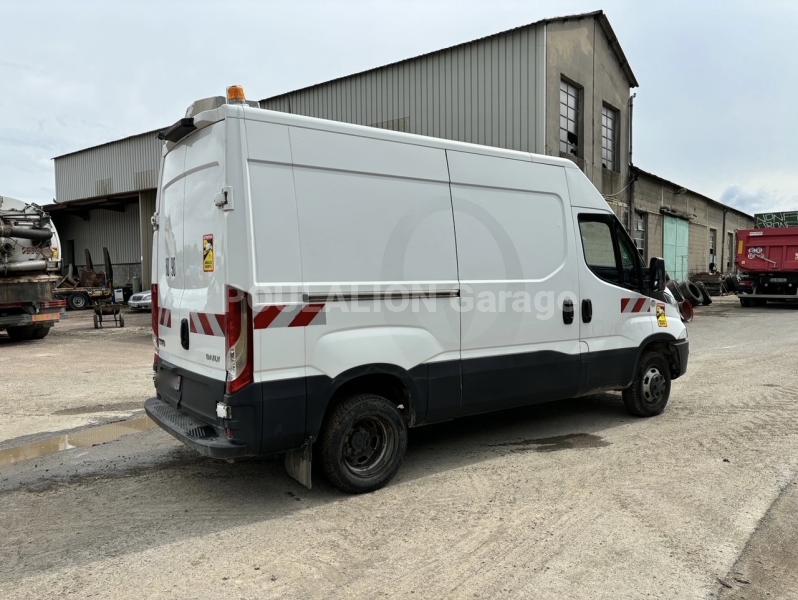 Utilitaire Iveco HYDROCUREUR DAILY 50C17V11 HYDROCUREUR CAISSE POLYFOND BAROCLEAN SKID BM700 Véhicules spéciaux Autre véhicule