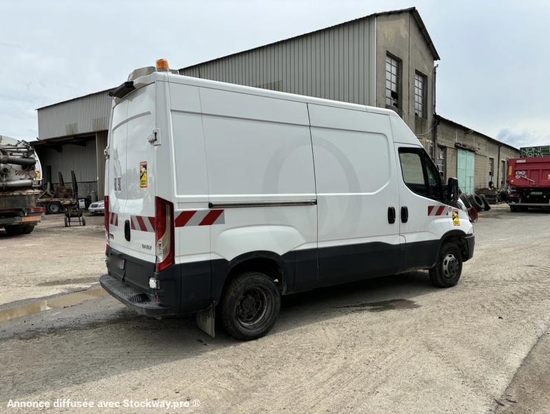Photo Iveco HYDROCUREUR DAILY 50C17V11 HYDROCUREUR CAISSE POLYFOND BAROCLEAN SKID BM700 image 3/27