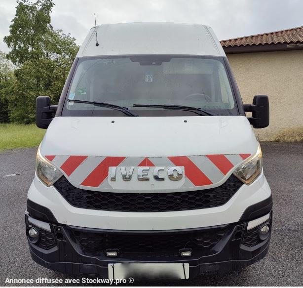 Photo Iveco HYDROCUREUR DAILY 50C17V11 HYDROCUREUR CAISSE POLYFOND BAROCLEAN SKID BM700 image 4/27