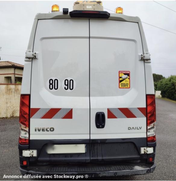 Photo Iveco HYDROCUREUR DAILY 50C17V11 HYDROCUREUR CAISSE POLYFOND BAROCLEAN SKID BM700 image 5/27