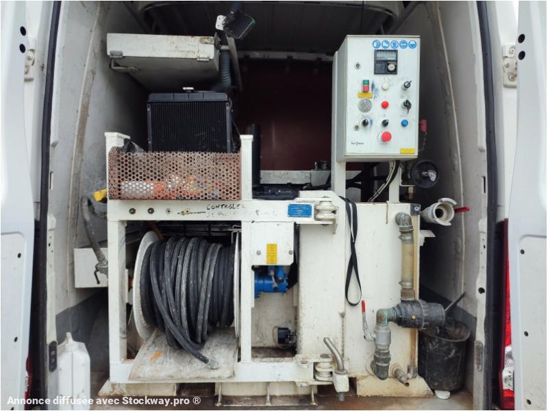 Photo Iveco HYDROCUREUR DAILY 50C17V11 HYDROCUREUR CAISSE POLYFOND BAROCLEAN SKID BM700 image 6/27