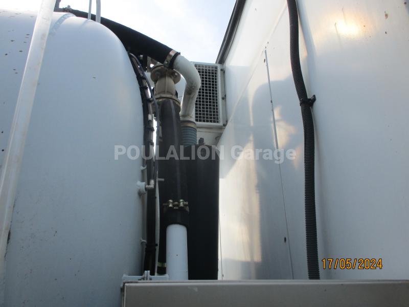 Engin de voirie SAMRO SREM HYDROCUREUR cuve 15m3 Semi-remorque hydrocureur