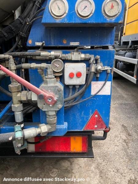 Photo Renault HYDROCUREUR l'ensemble trr + SREM SAMRO HYDROCUREUR cuve 15m3  image 14/41