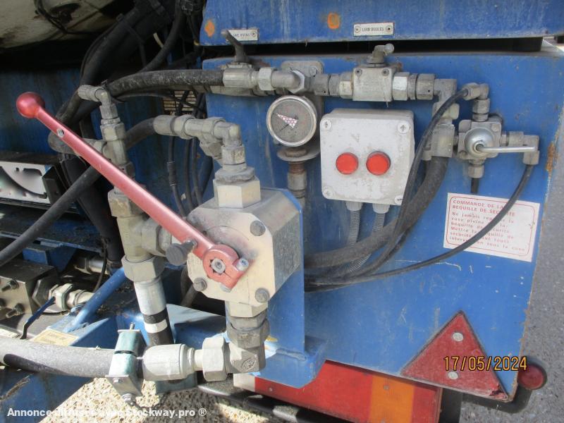 Photo Renault HYDROCUREUR l'ensemble trr + SREM SAMRO HYDROCUREUR cuve 15m3  image 15/41