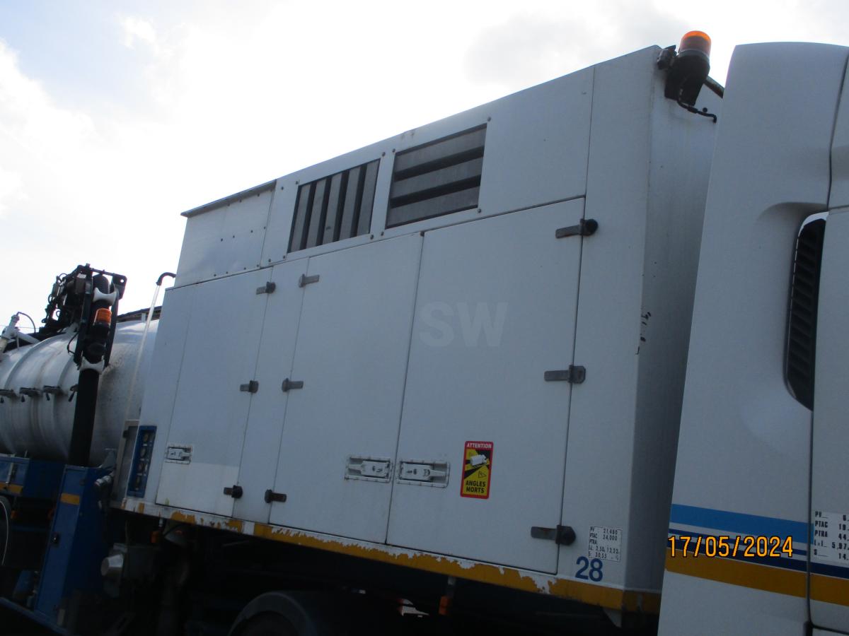 Komunalne Renault HYDROCUREUR l&#039;ensemble trr + SREM SAMRO HYDROCUREUR cuve 15m3