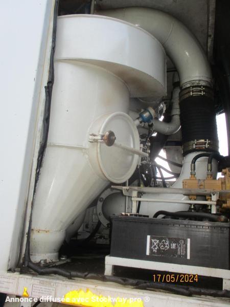 Photo Renault HYDROCUREUR l'ensemble trr + SREM SAMRO HYDROCUREUR cuve 15m3  image 21/41