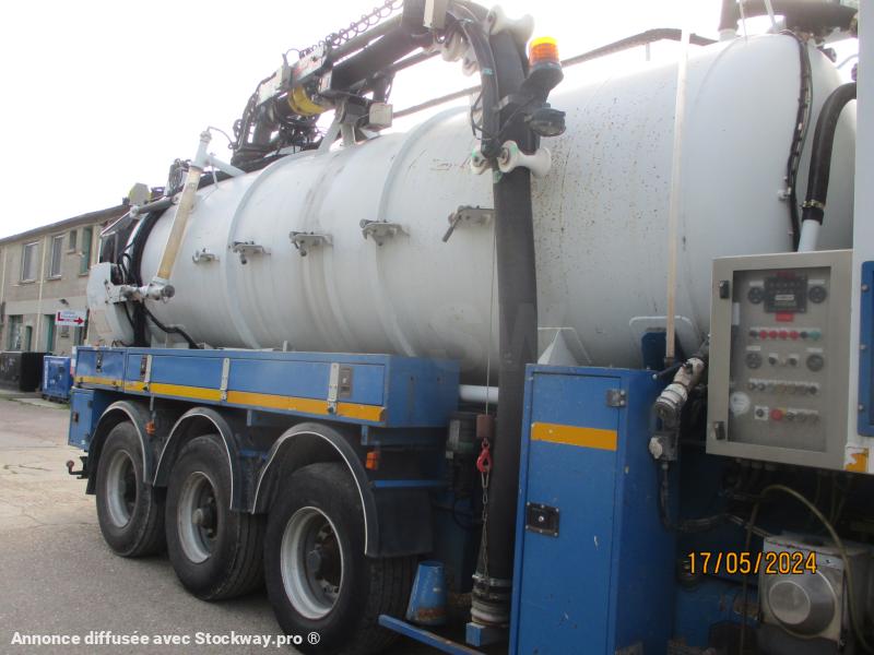 Photo Renault HYDROCUREUR l'ensemble trr + SREM SAMRO HYDROCUREUR cuve 15m3  image 3/41