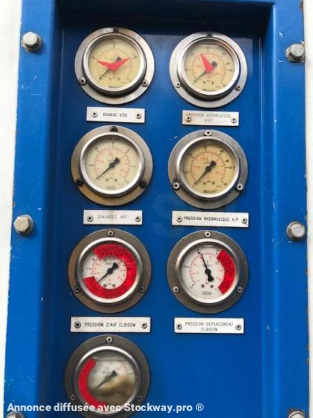 Photo Renault HYDROCUREUR l'ensemble trr + SREM SAMRO HYDROCUREUR cuve 15m3  image 31/41