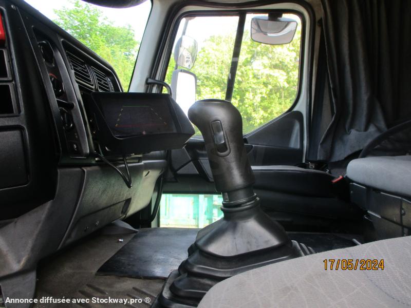 Photo Renault HYDROCUREUR l'ensemble trr + SREM SAMRO HYDROCUREUR cuve 15m3  image 38/41