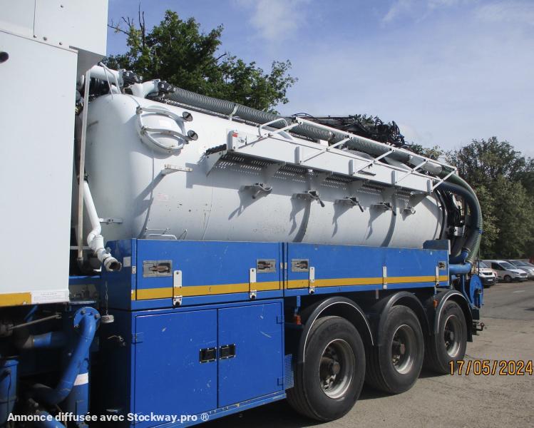 Photo Renault HYDROCUREUR l'ensemble trr + SREM SAMRO HYDROCUREUR cuve 15m3  image 4/41