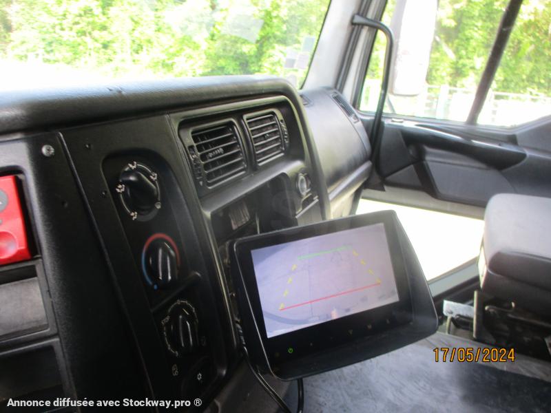 Photo Renault HYDROCUREUR l'ensemble trr + SREM SAMRO HYDROCUREUR cuve 15m3  image 40/41