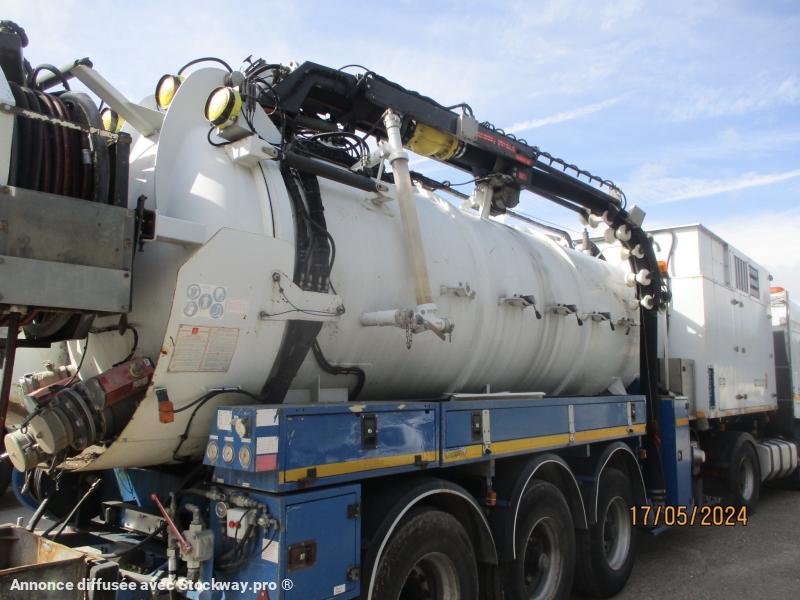 Photo Renault HYDROCUREUR l'ensemble trr + SREM SAMRO HYDROCUREUR cuve 15m3  image 5/41