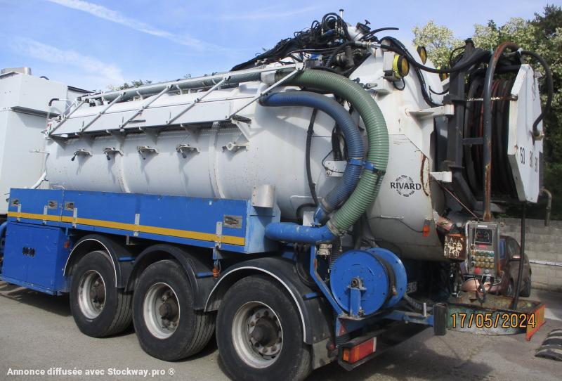 Photo Renault HYDROCUREUR l'ensemble trr + SREM SAMRO HYDROCUREUR cuve 15m3  image 6/41
