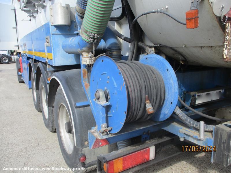 Photo Renault HYDROCUREUR l'ensemble trr + SREM SAMRO HYDROCUREUR cuve 15m3  image 9/41