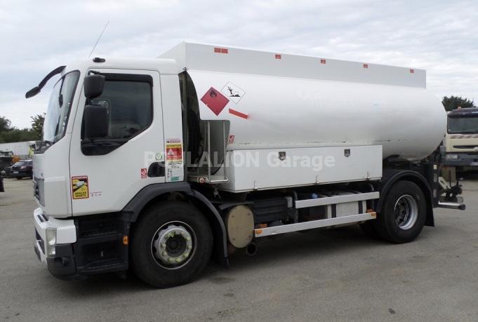 Camion Volvo FES 42260 MAGYAR 13000 L 4 cpts Citerne Hydrocarbures