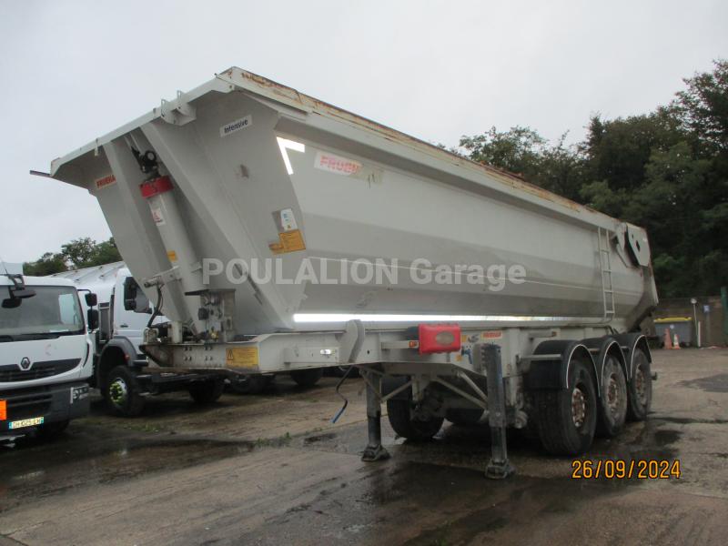 Semi-remorque Fruehauf INTENSIVE 3essieux 1-er ESSIEU RELEVABLE 3-ème essieu autovireur Benne Benne TP