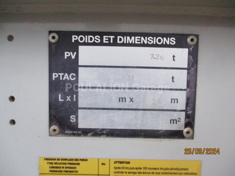 Semi-remorque Fruehauf INTENSIVE 3essieux 1-er ESSIEU RELEVABLE 3-ème essieu autovireur Benne Benne TP