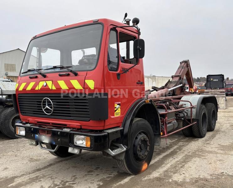 Camion Mercedes 2224 6X4 Polybenne