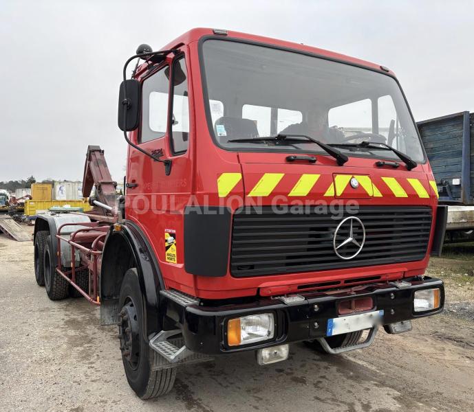 Camion Mercedes 2224 6X4 Polybenne