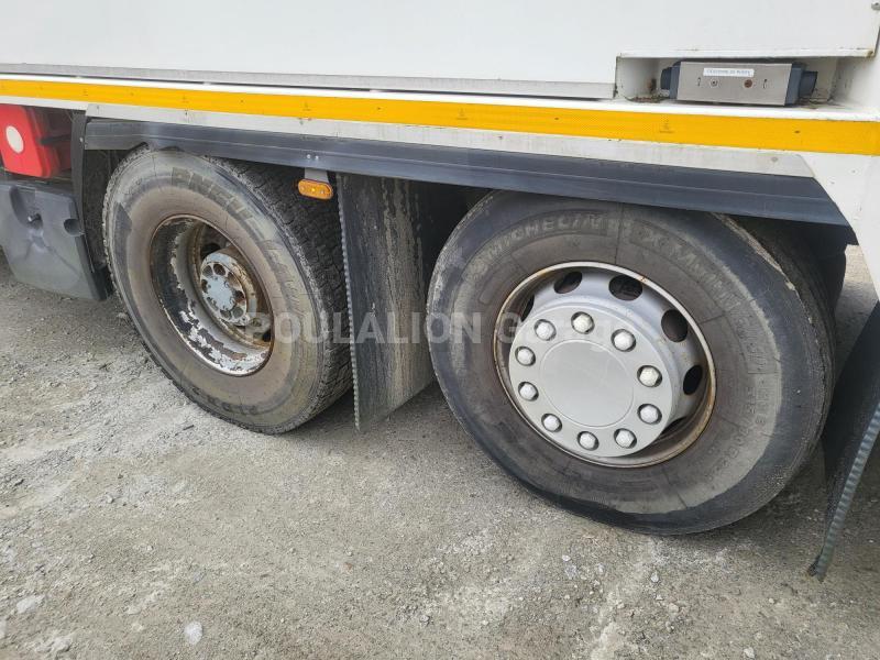 Mezzo di rete stradale Renault D WIDE