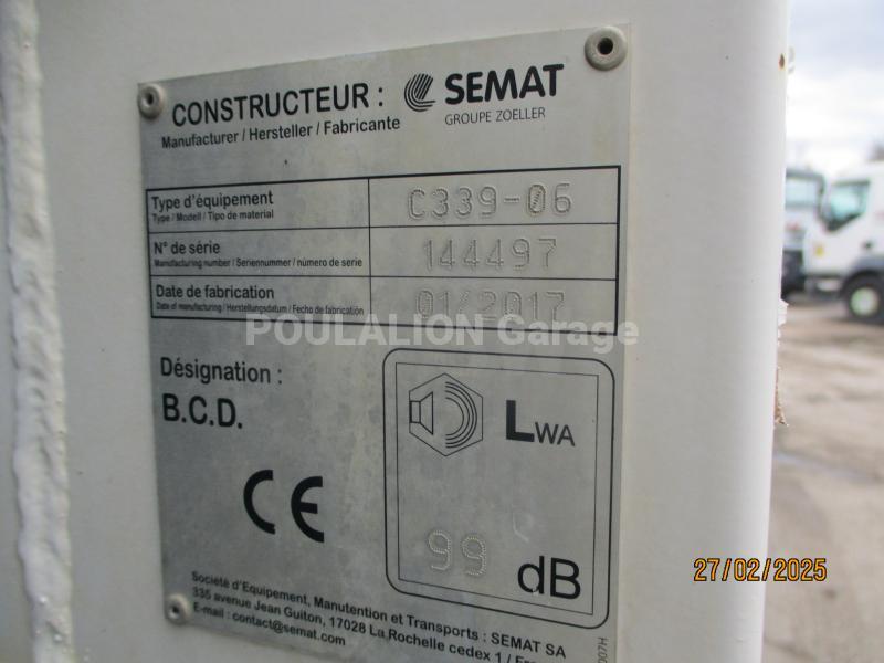 Mezzo di rete stradale Renault D WIDE