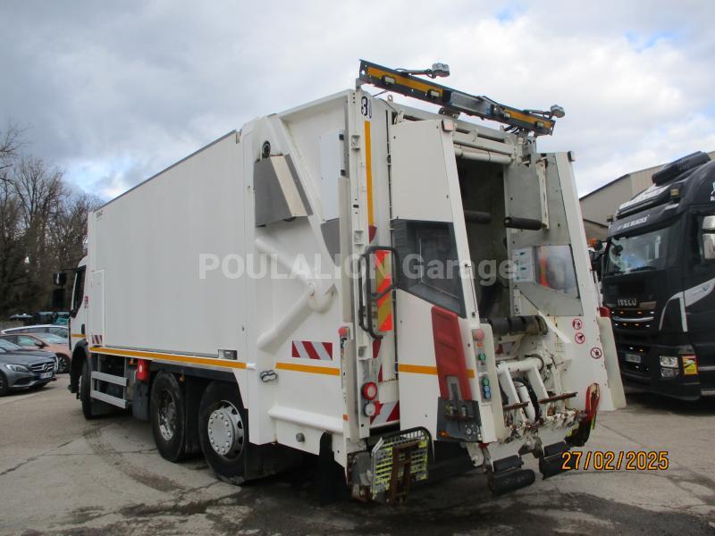 Mezzo di rete stradale Renault D WIDE